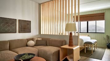 King Junior Suite | 1 bedroom, premium bedding, blackout drapes, iron/ironing board