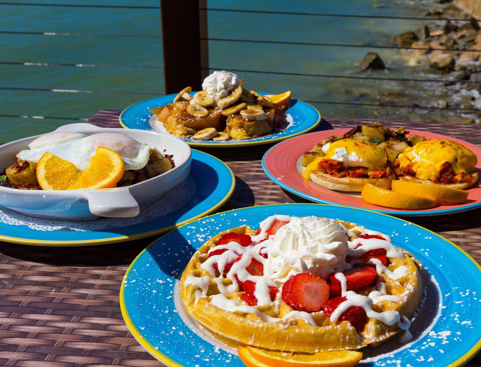 Desayuno completo todos los días (con cargo) 