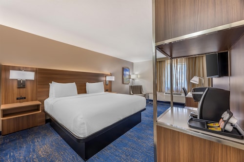Best Western Plus Portland Airport Hotel & Suites