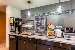 Desayuno bufé gratuito y diario