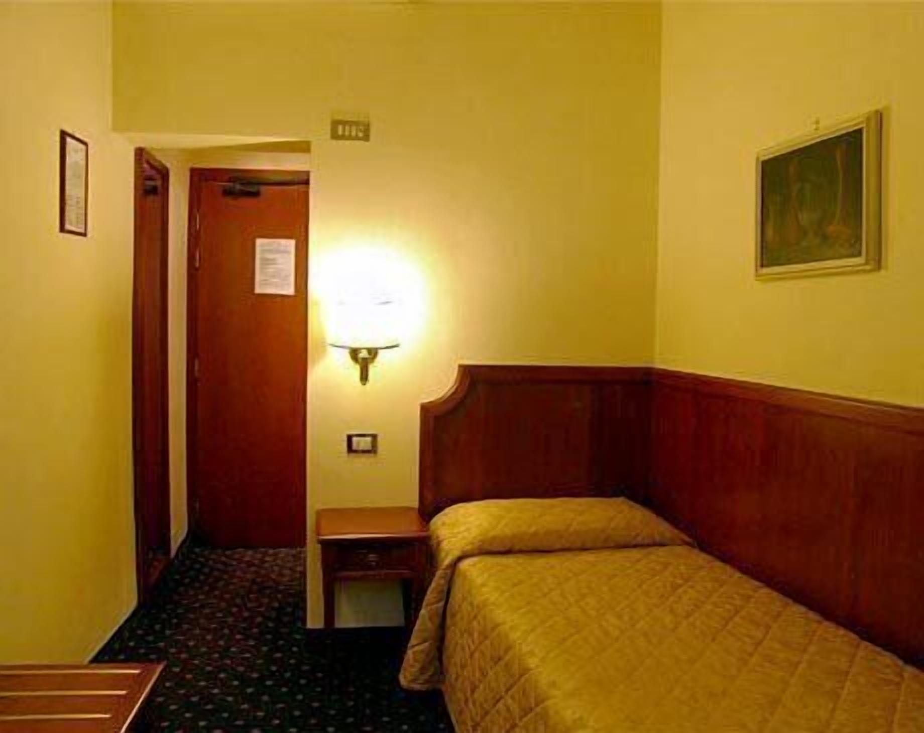 standard single room | down duvets, minibar, in-room safe, individually furnished