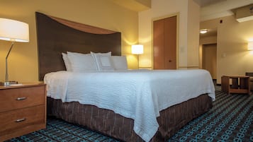 Studio, 1 King Bed with Sofa bed | Premium bedding, pillowtop beds, in-room safe, desk