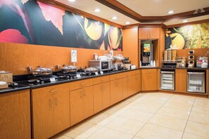 Desayuno continental gratuito y diario