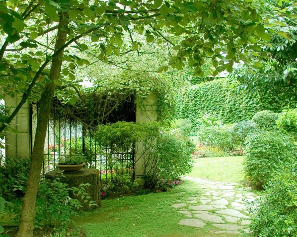 Property grounds - Hôtel Abaca Messidor by HappyCulture (Paris)