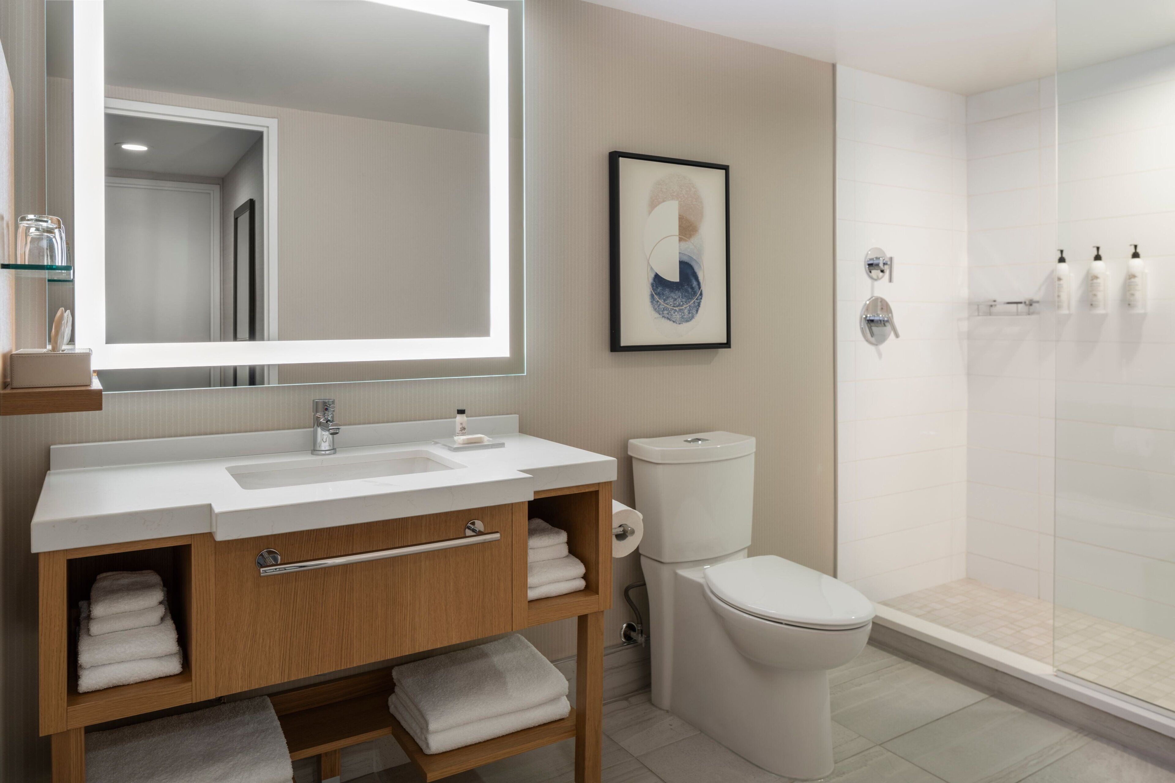 suite, 1 bedroom | bathroom | free toiletries, hair dryer, towels