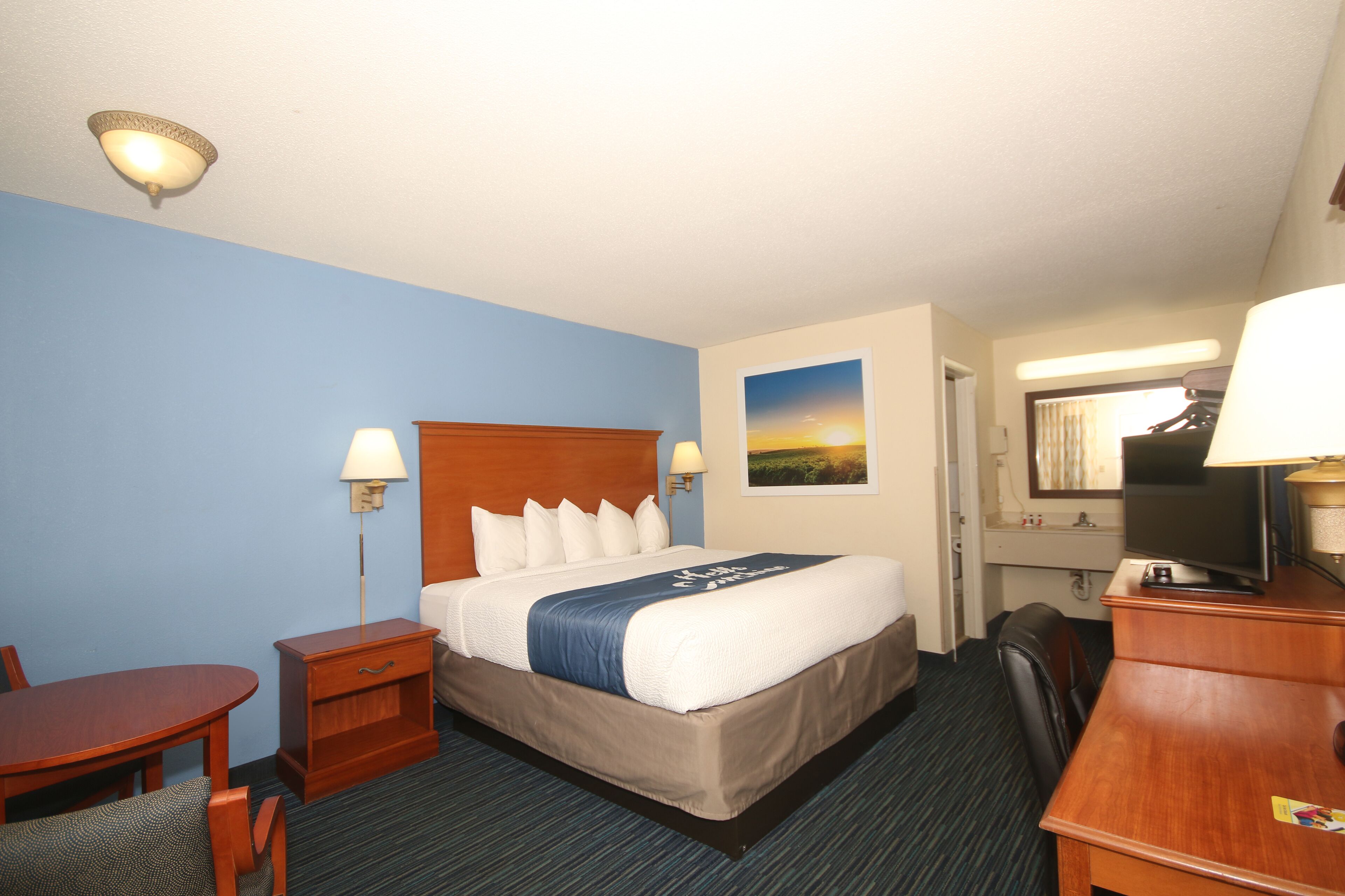 高級寢具、書桌、熨斗/熨衣板、免費無線上網