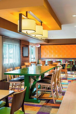 Dining - Fairfield Inn & Suites Lafayette (Lafayette)