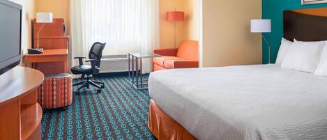 Executive Suite, 1 King Bed with Sofa bed | Premium bedding, desk, blackout drapes, iron/ironing board