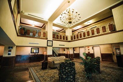 Grand Plaza Hotel, Trademark Collection by Wyndham