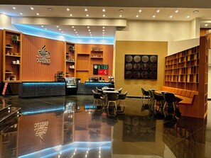 Cafe - Holiday Inn Mexico Dali Airport by IHG (Mexico City)