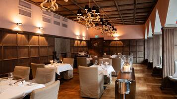 Frühstück, Mittagessen, internationale Küche, Blick auf den Garten