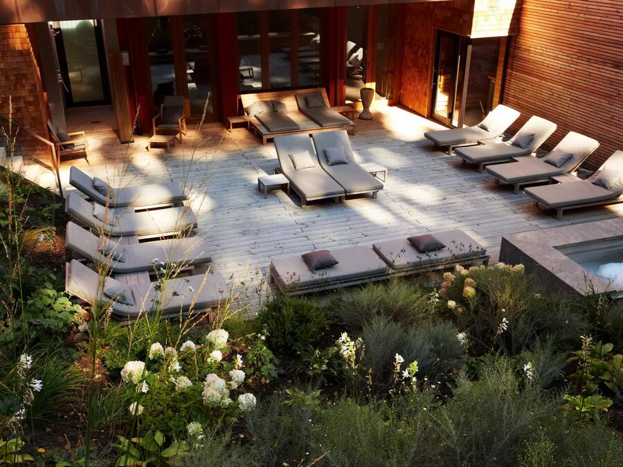 2 treatment rooms, massages