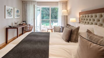 Chambre Double Supérieure | Literie de qualité supérieure, couette en duvet d'oie, surmatelas