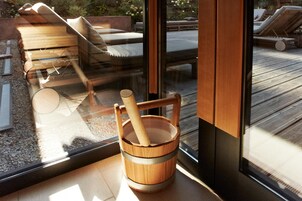 2 treatment rooms, massages