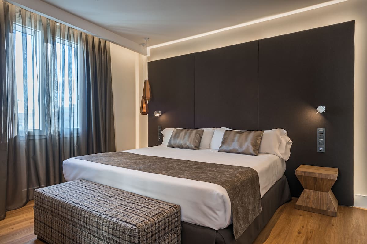 1 bedroom, minibar, in-room safe, desk