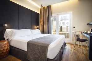 Minibar, in-room safe, desk, soundproofing - Catalonia Gran Via Madrid (Madrid)