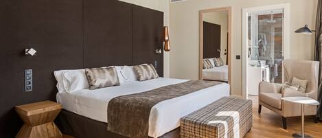 Minibar, in-room safe, desk, soundproofing