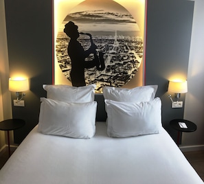 Premium bedding, in-room safe, desk, blackout drapes