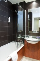 Artículos de higiene personal gratuitos, secador de pelo y toallas