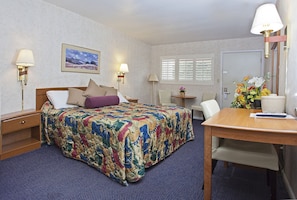 Desk, iron/ironing board, free WiFi - Town House Motel (San Francisco)