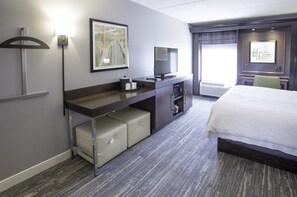 In-room safe, desk, iron/ironing board, free WiFi