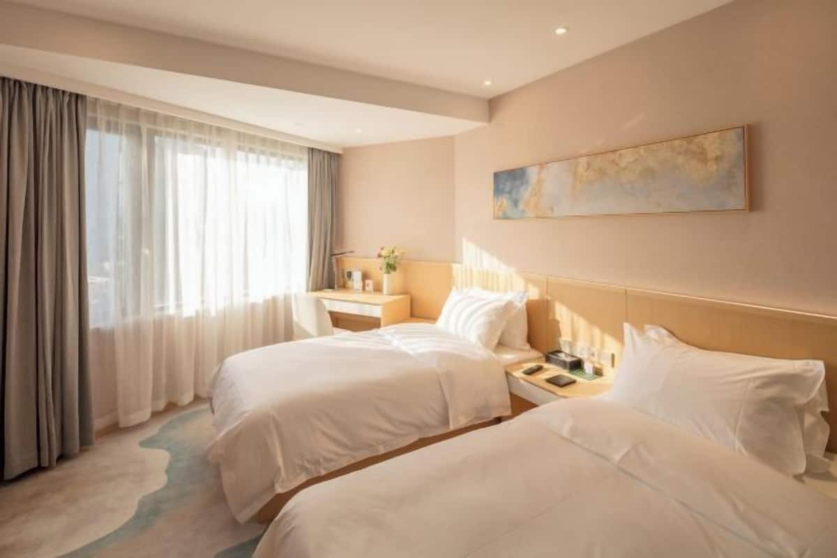 Minibar, in-room safe, desk, blackout curtains
