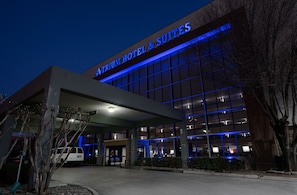 Front of property - Atrium Hotel and Suites DFW Airport South (Irving)