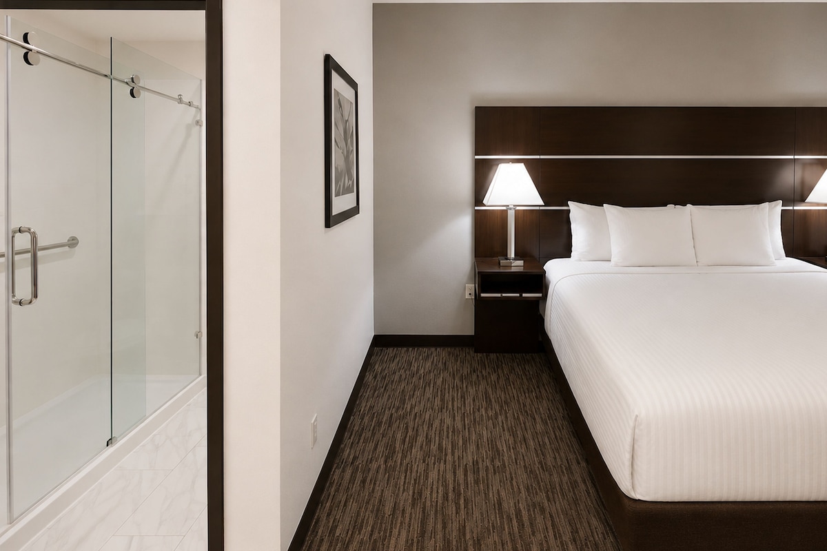 Business Suite, 1 Bedroom | Down duvets, pillow-top beds, in-room safe, desk
