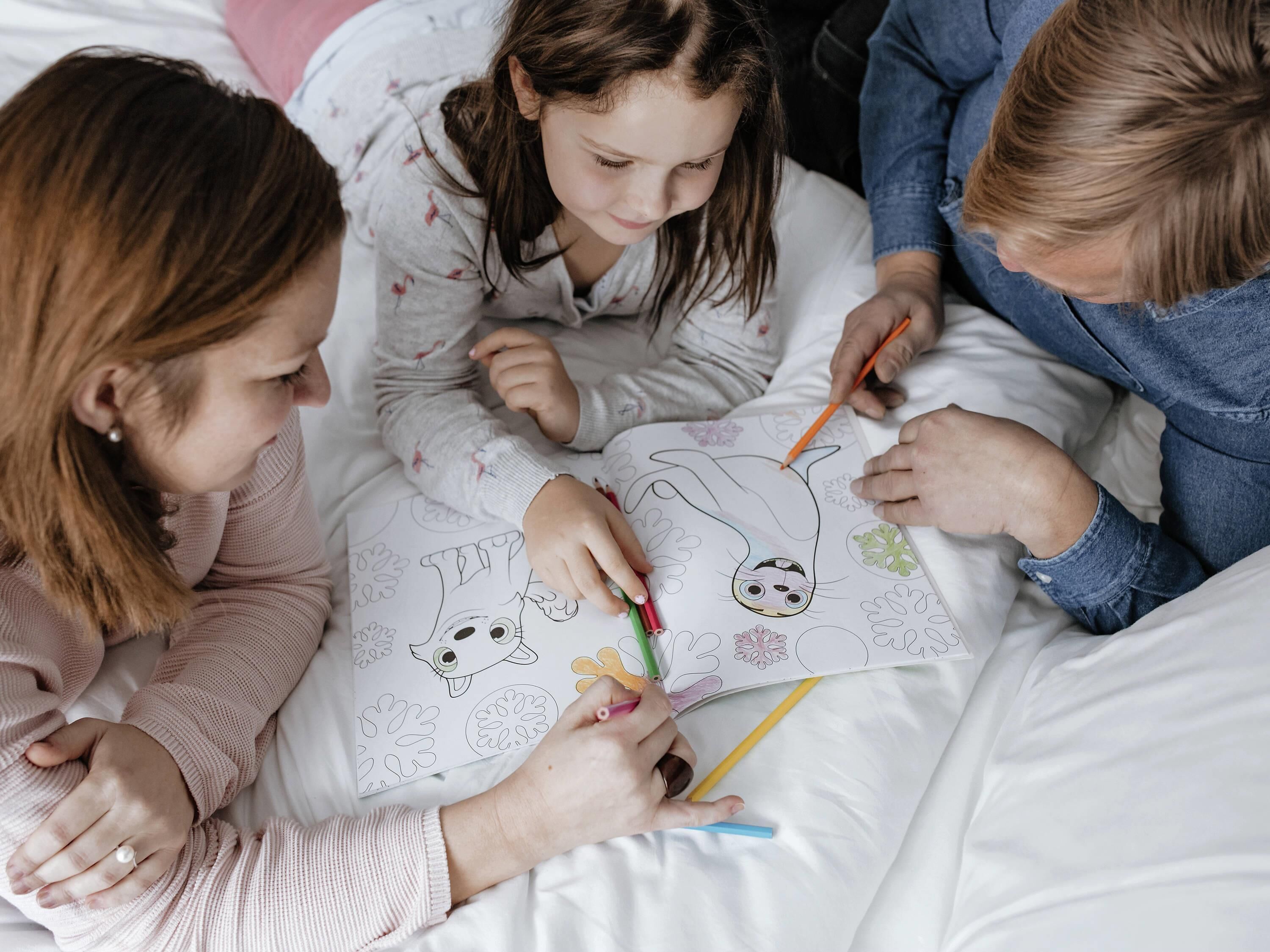 Ropa de cama hipoalergénica, escritorio y cortinas blackout 