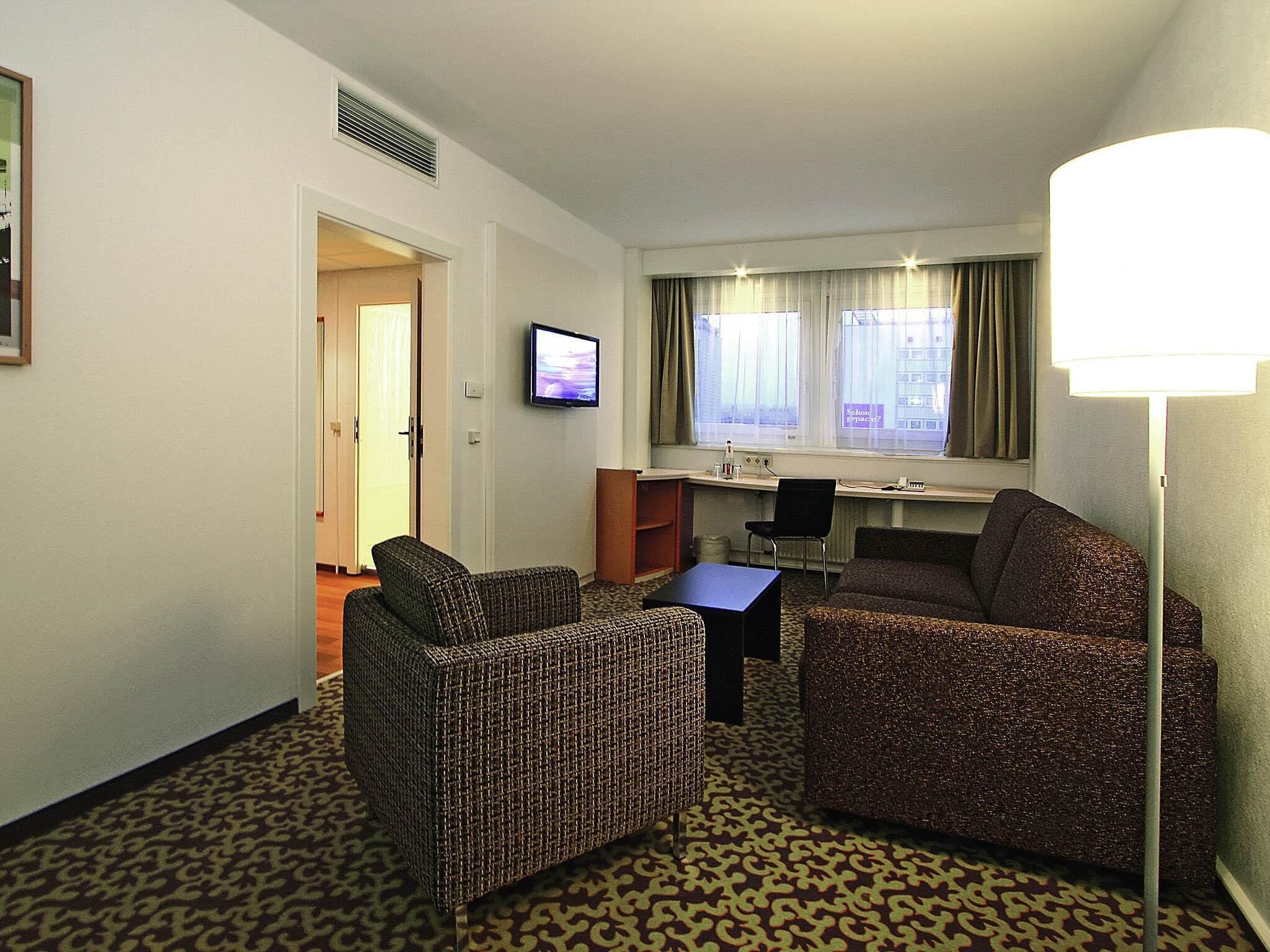 Suite, flere senger | Allergitestet sengetøy, skrivebord og blendingsgardiner