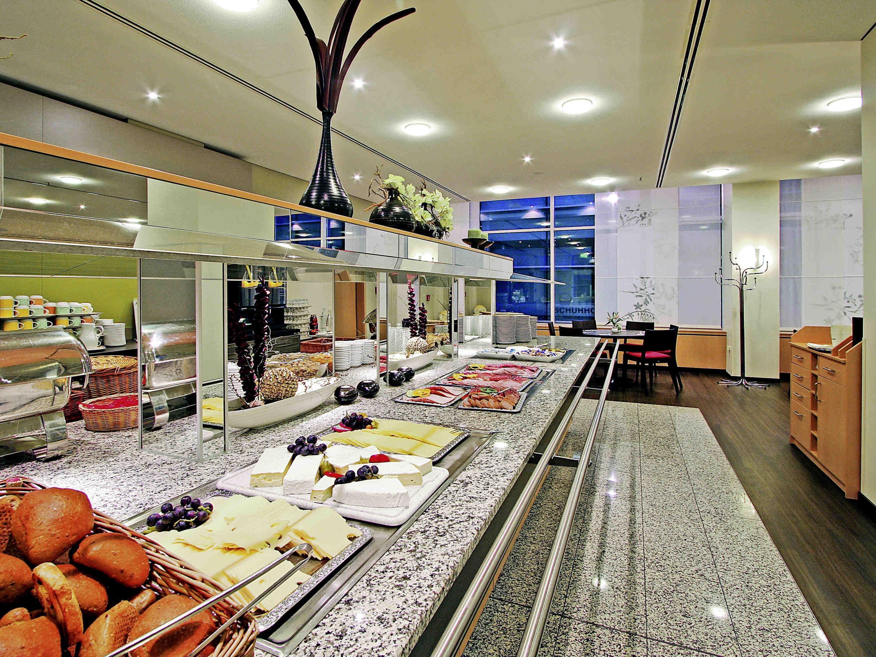 Tägliches Frühstücksbuffet gegen Gebühr