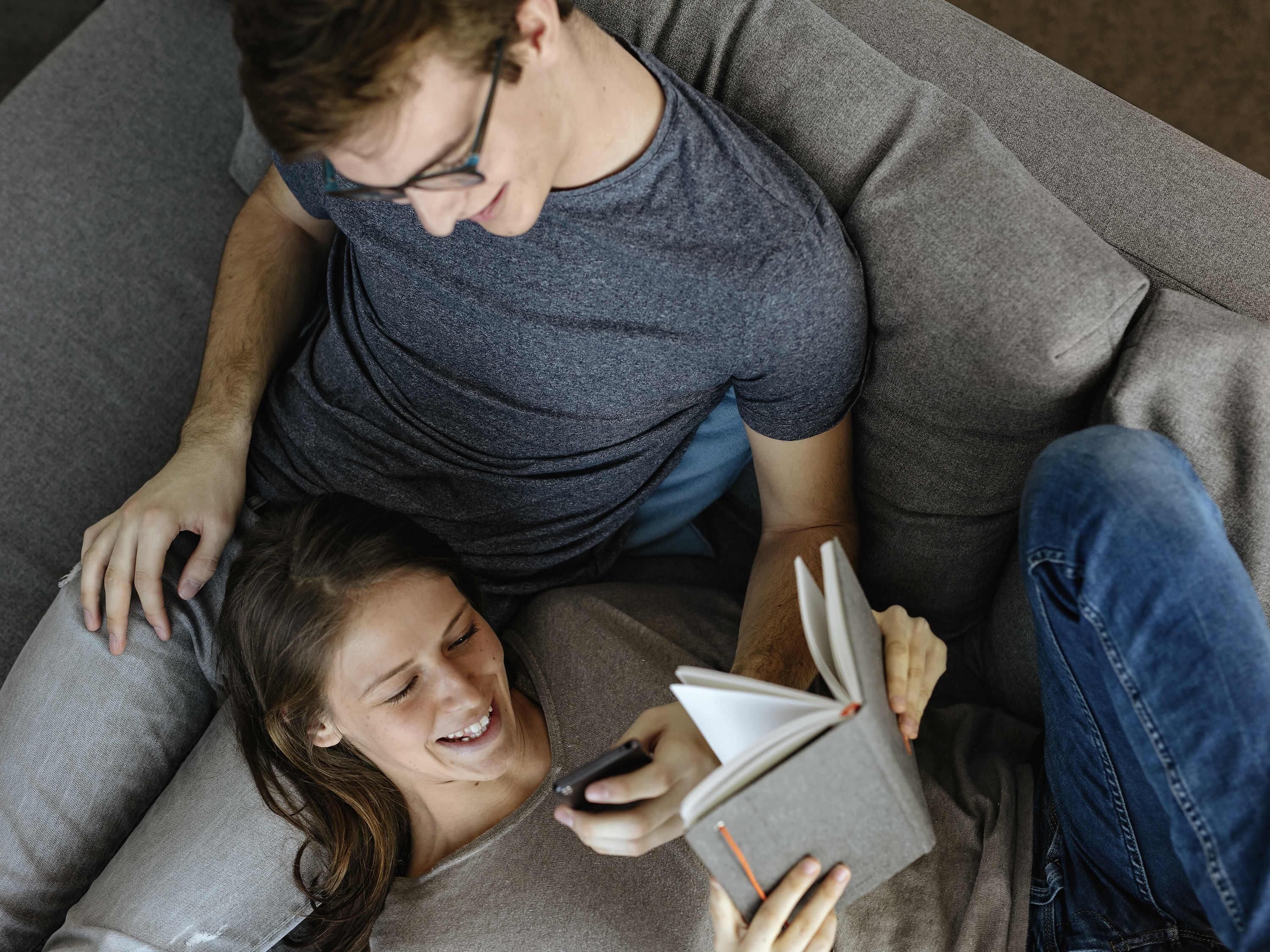 Hypo-allergenic bedding, desk, blackout drapes, free WiFi