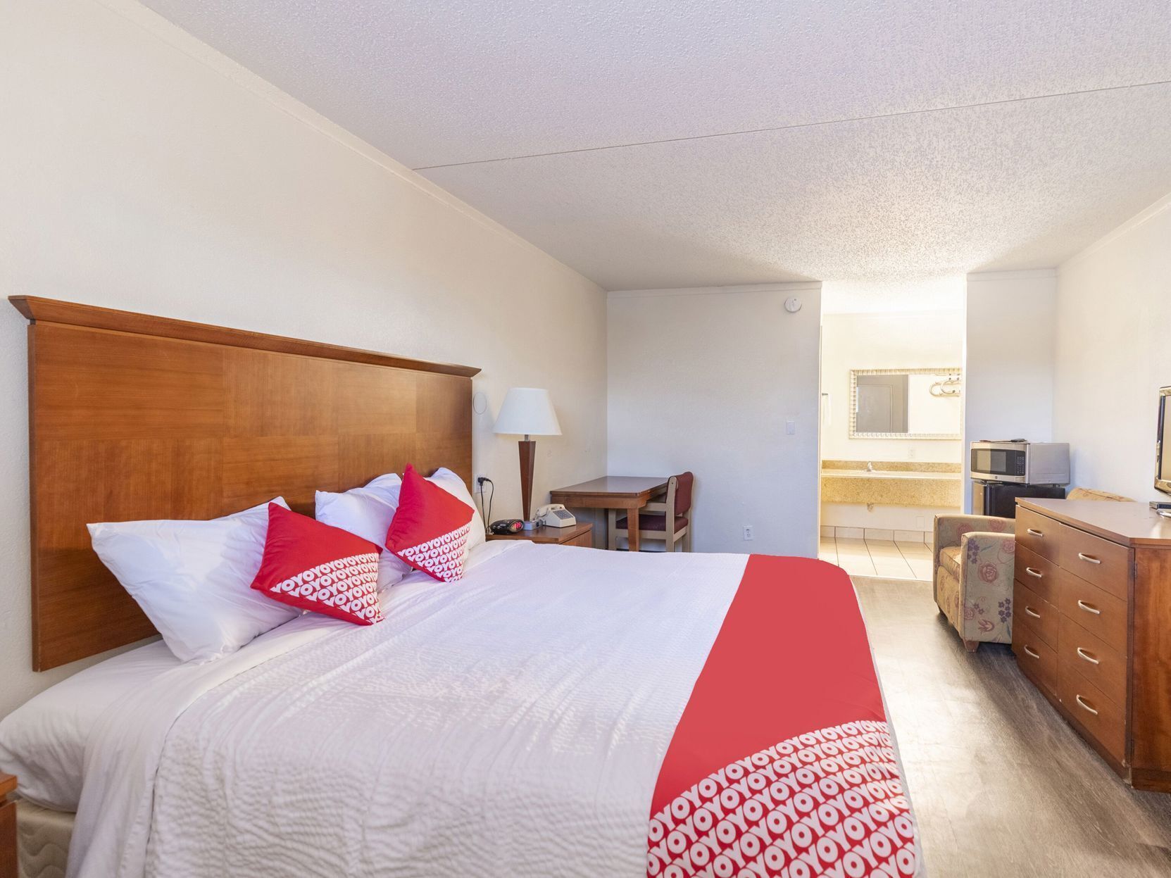 Desk, free WiFi, bed sheets