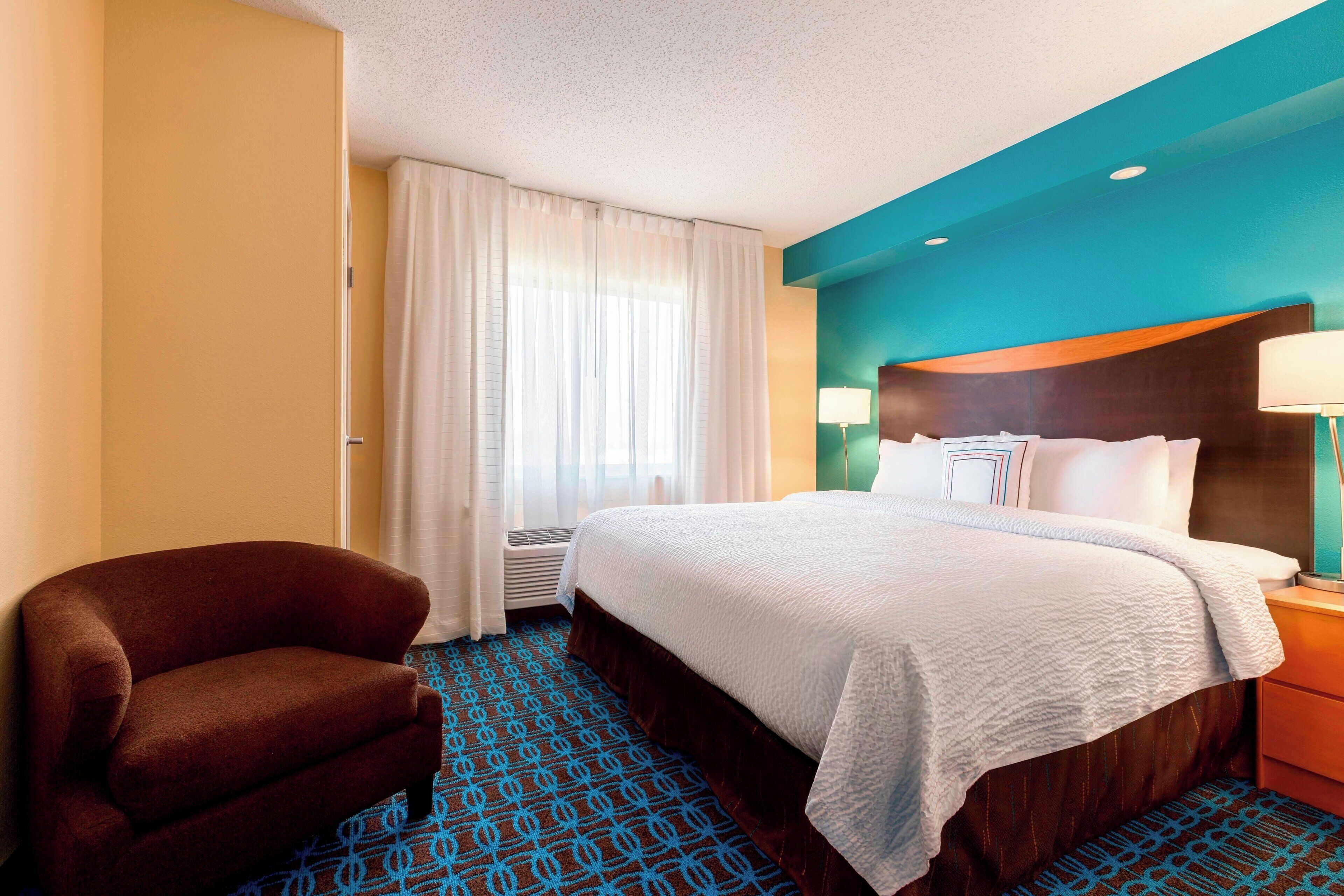 executive suite, 1 king bed with sofa bed, non smoking | 1 bedroom, in-room safe, desk, iron/ironing board