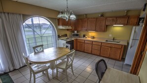 Coffee/tea maker, fridge, microwave - South Padre Island Inn (South Padre Island)