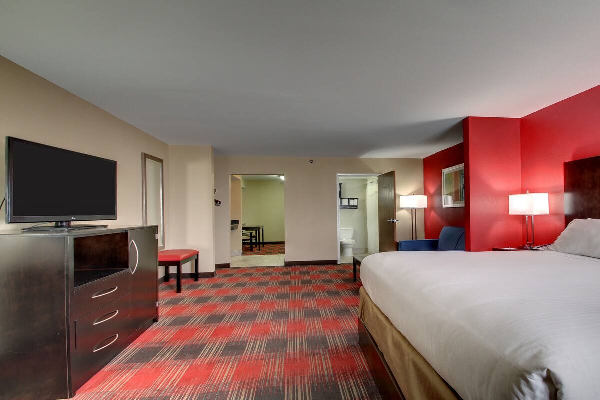 Premium bedding, pillow-top beds, desk, laptop workspace
