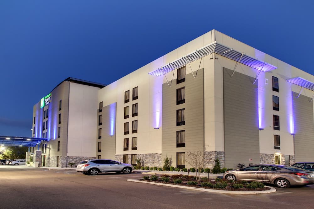 Holiday Inn Express & Suites Jackson Downtown - Coliseum by IHG