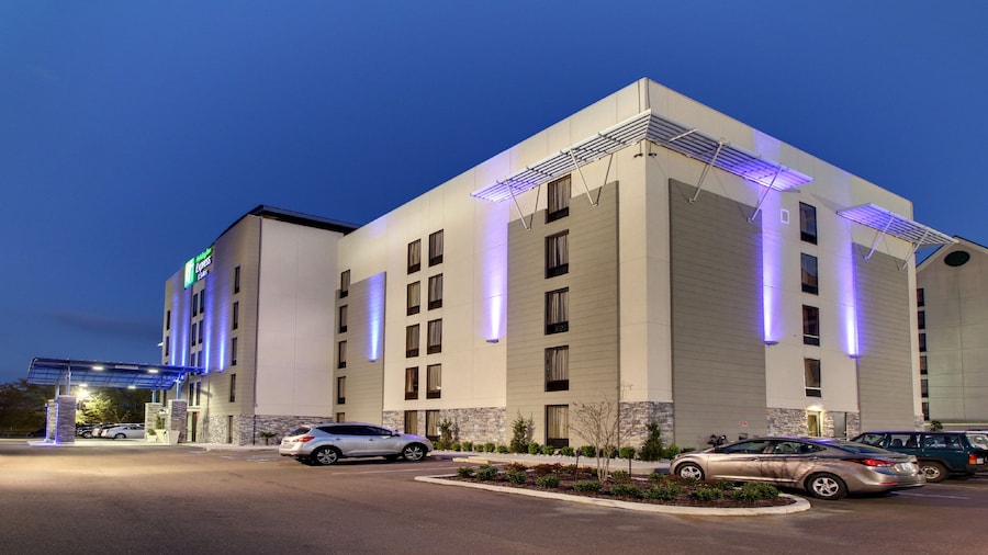 Holiday Inn Express & Suites Jackson Downtown - Coliseum by IHG