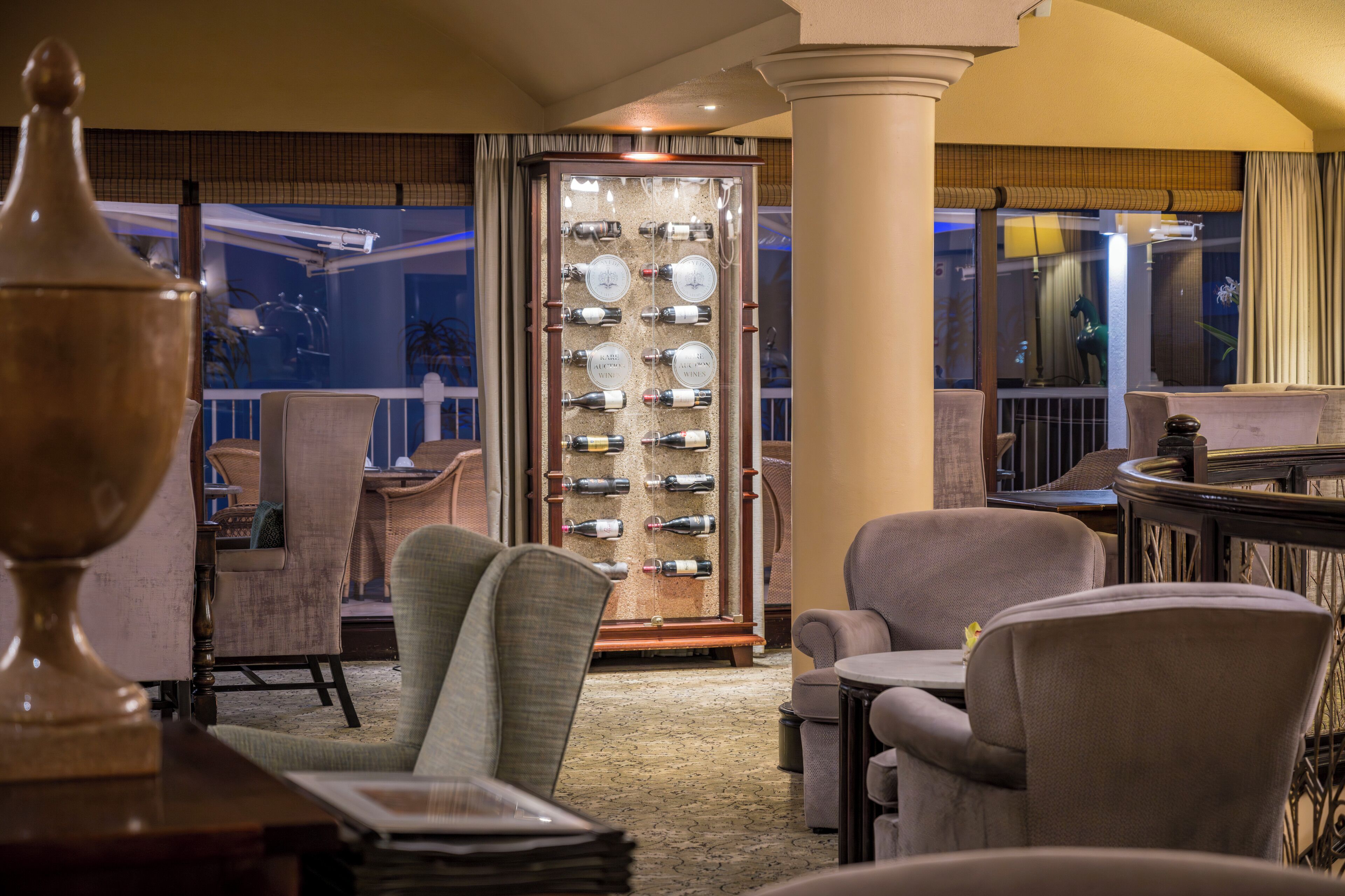 2 restaurants, breakfast, lunch, dinner served; international cuisine