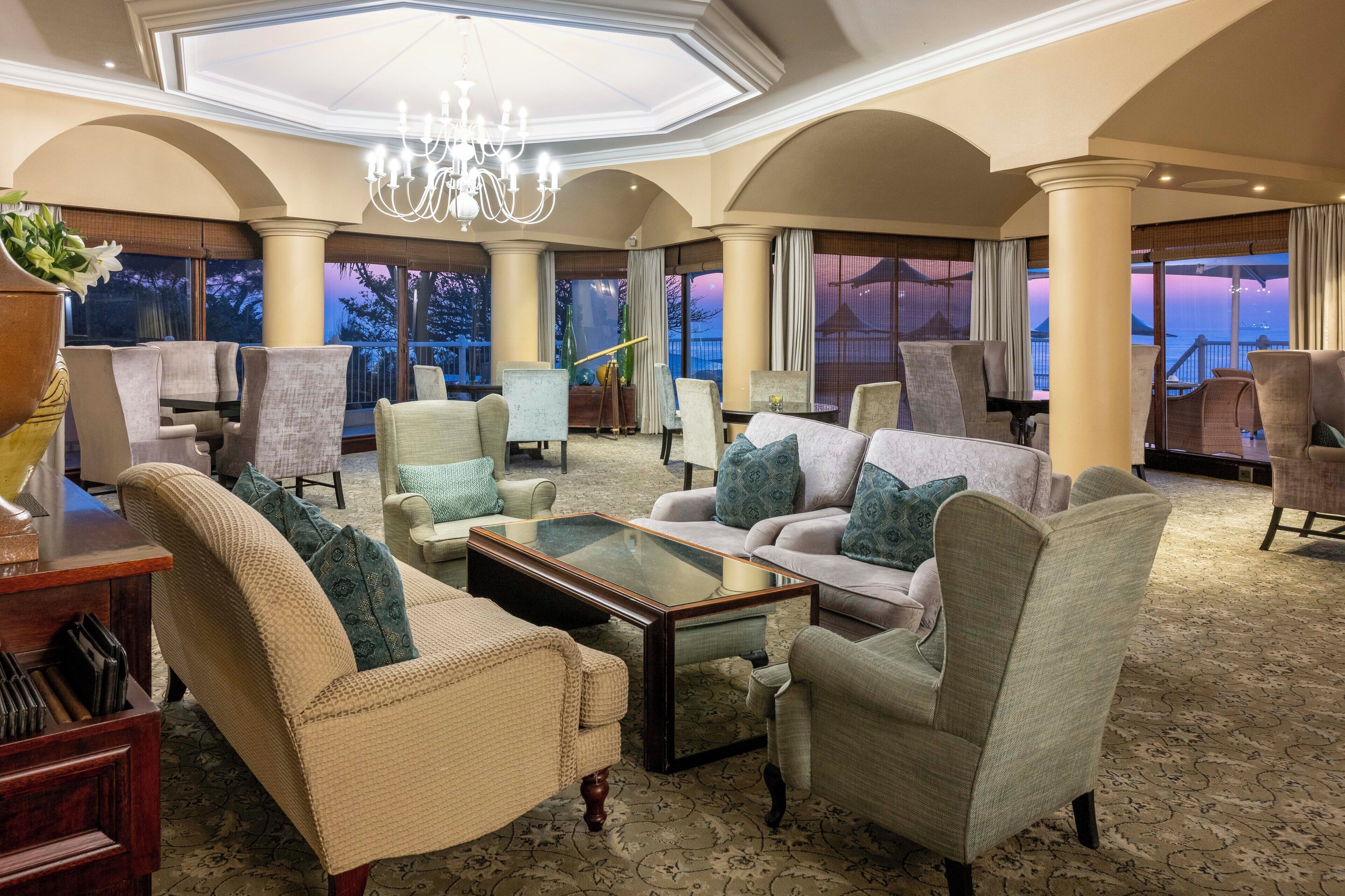 2 restaurants, breakfast, lunch, dinner served; international cuisine