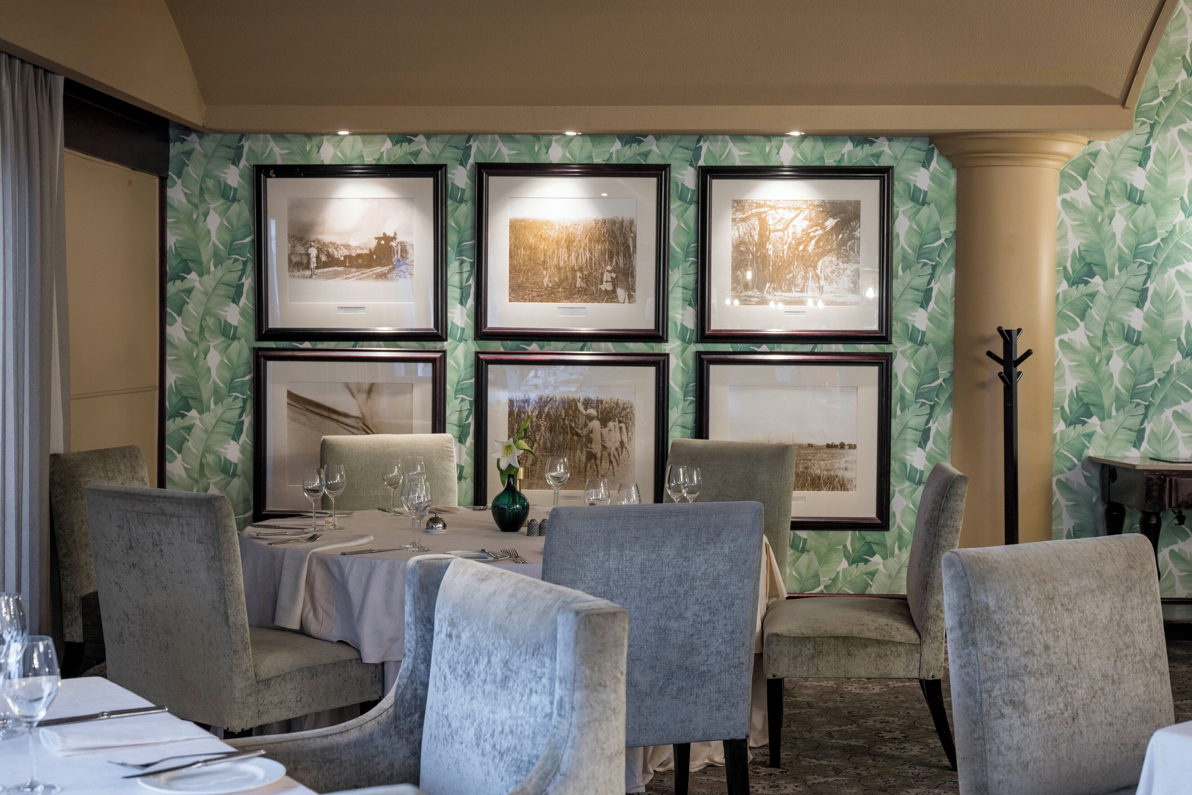 2 restaurants, breakfast, lunch, dinner served; international cuisine