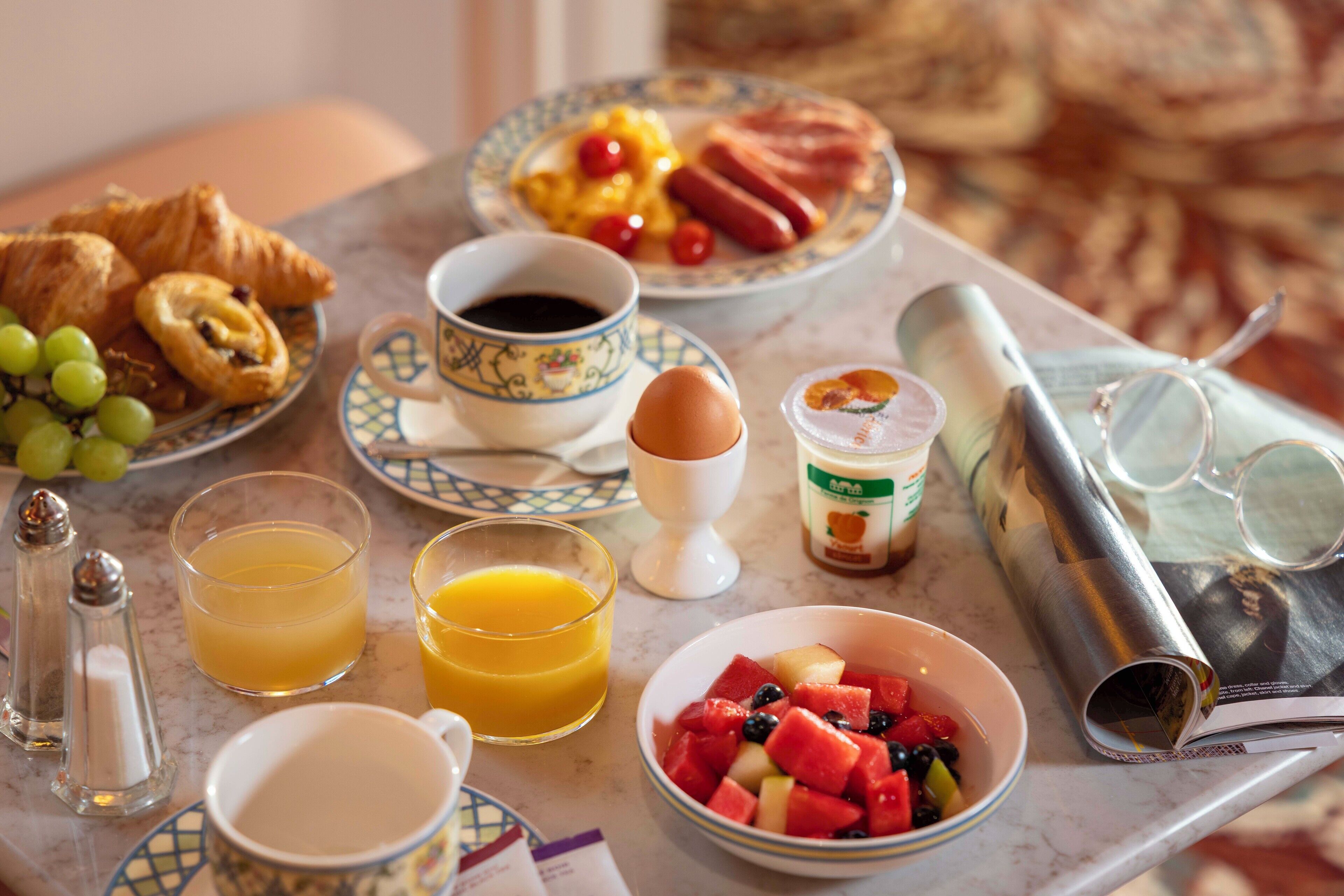 daily buffet breakfast (eur 15 per person)