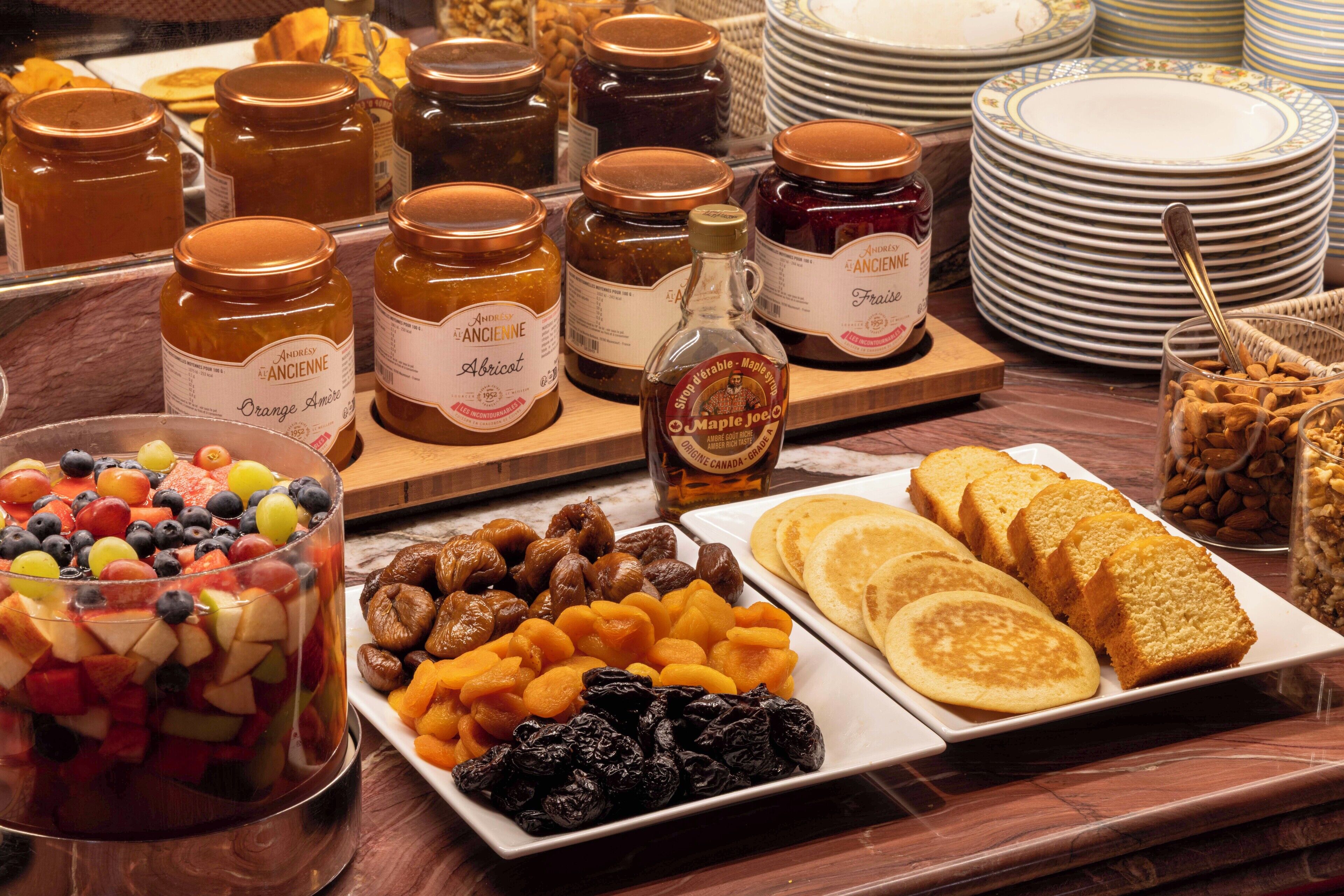 daily buffet breakfast (eur 15 per person)