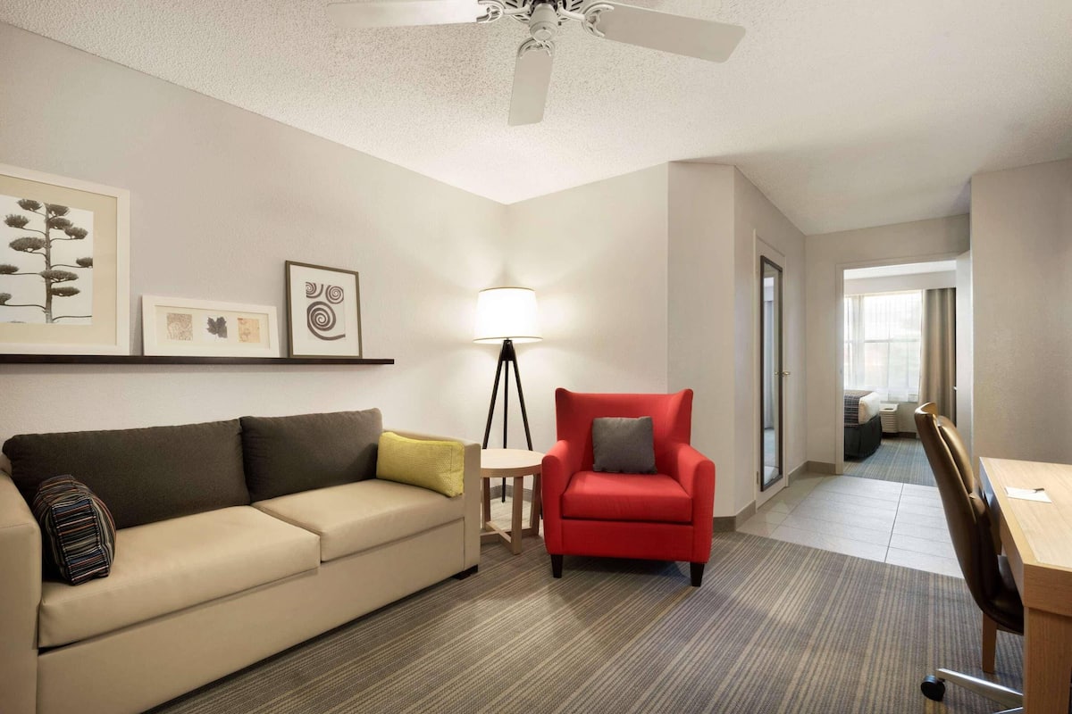 Suite, 1 Bedroom, Non Smoking | Premium bedding, pillow-top beds, desk, blackout curtains