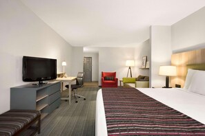 Suite studio, 1 très grand lit, non-fumeur | Literie de qualité, lit avec matelas à plateau-coussin, bureau
