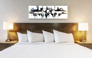 Executive Suite, 1 King Bed with Sofa bed | Bathroom | Combined shower/tub, hair dryer, towels