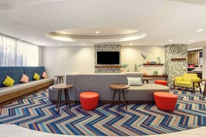Lobby - Hampton Inn Orlando-International Airport (Orlando)