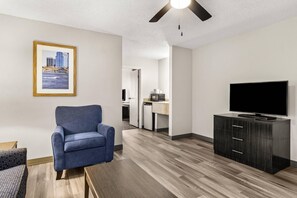 Executive Studio Suite, 1 King Bed with Sofa bed, Non Smoking | In-room safe, desk, laptop workspace, blackout curtains - Quality Inn Jacksonville - Orange Park near Naval Air Station (Jacksonville)