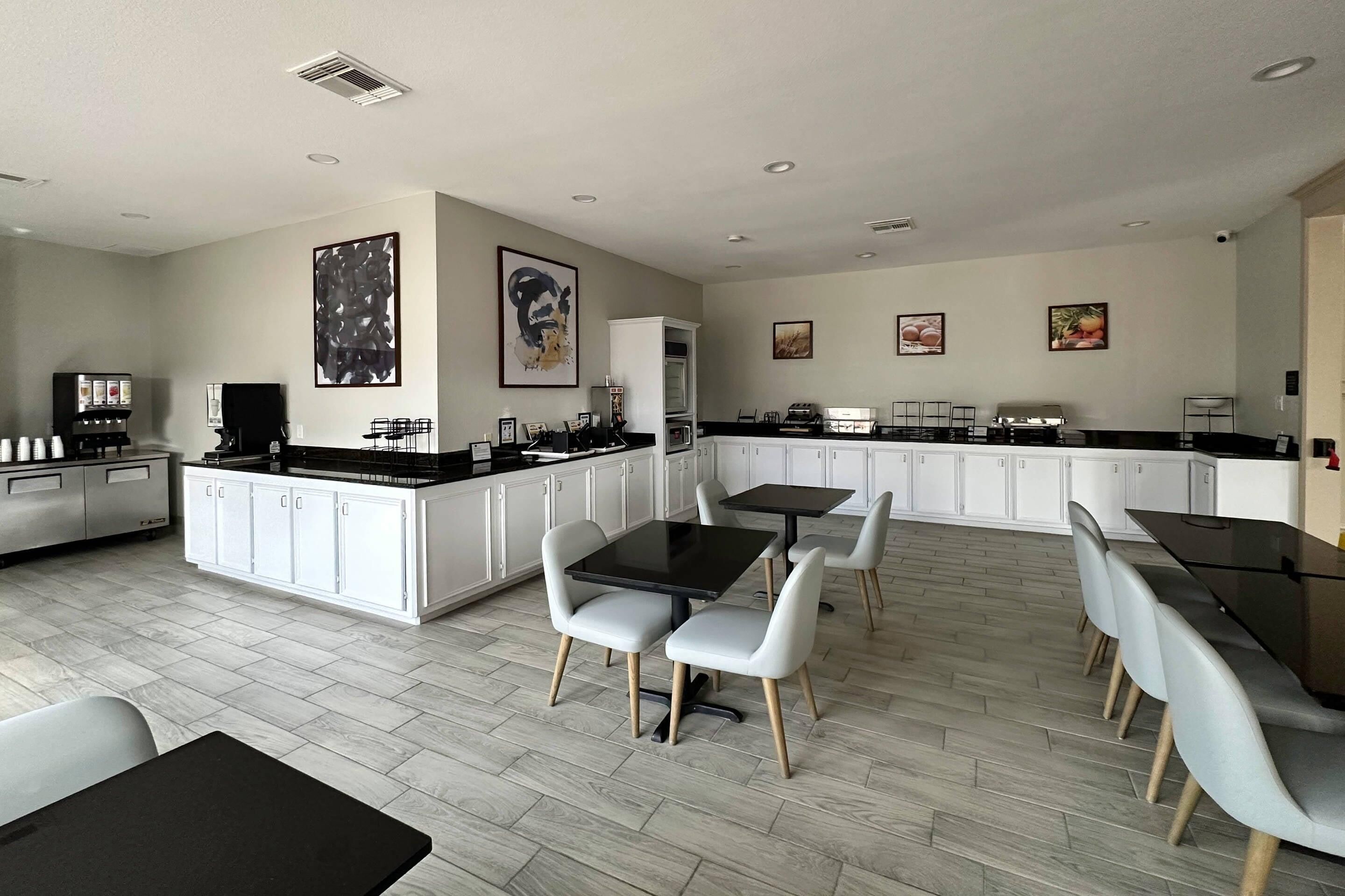 包含每日自助早餐