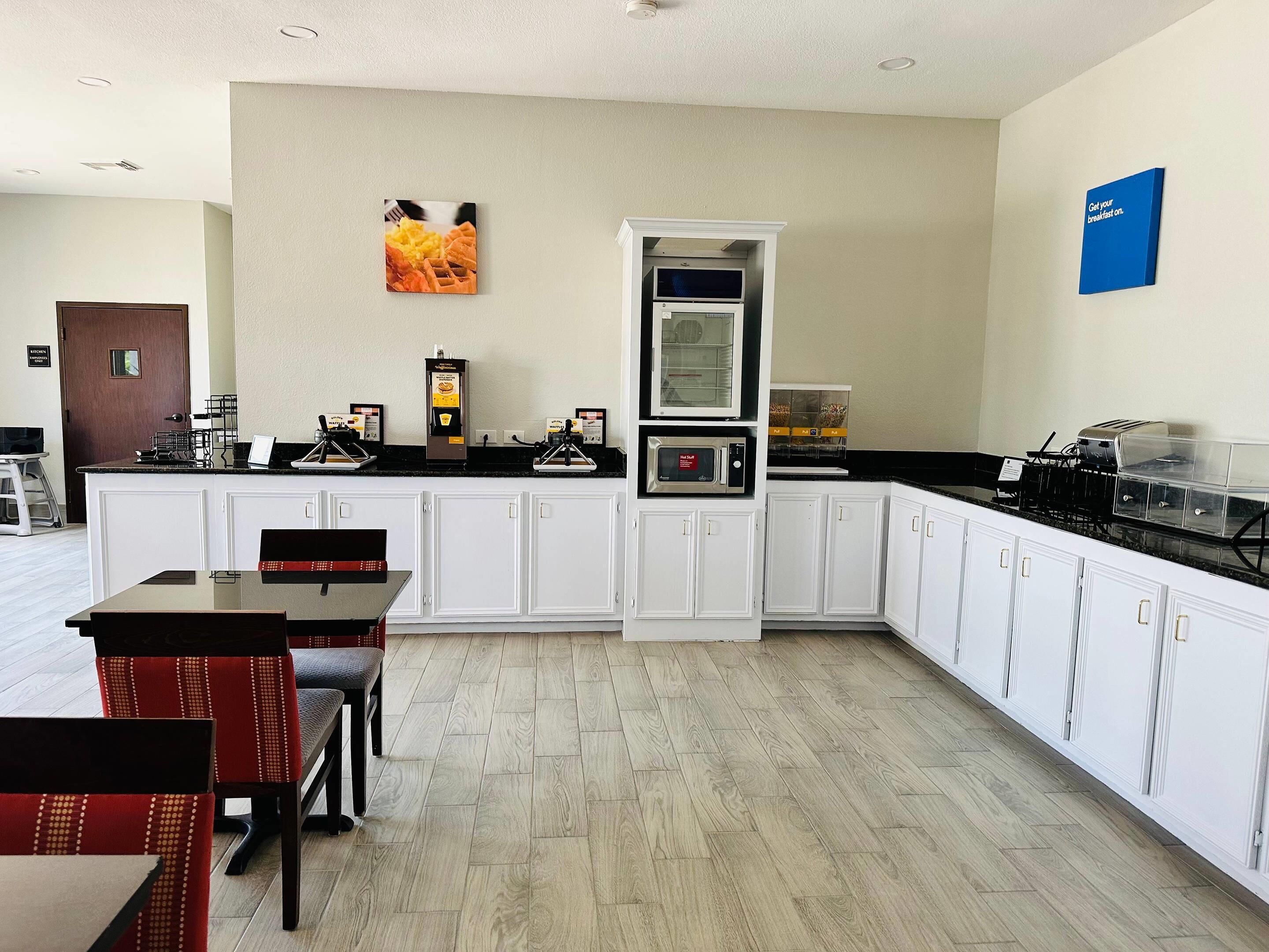 free daily self-service breakfast